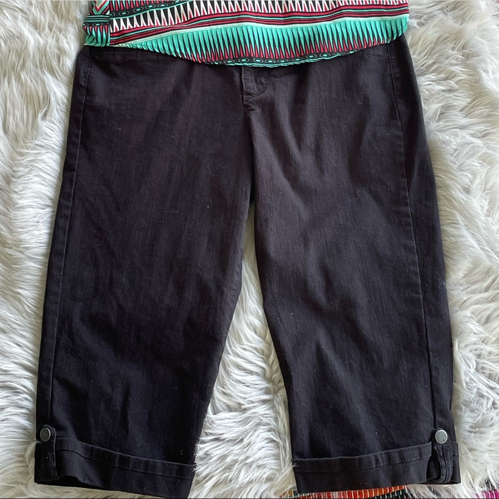 Gloria Vanderbilt Ladies size 8 Skimmers in black